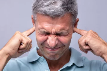 Oreille bouchée pendant la grippe : Que faire ?